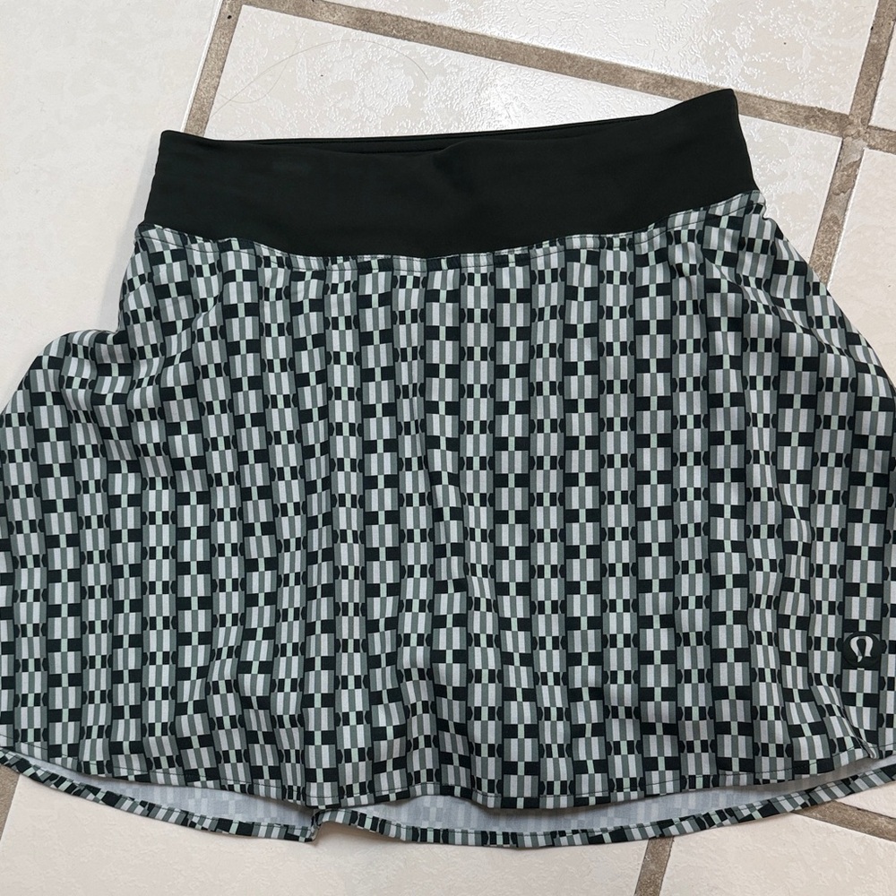 Lululemon Athletica Black and Gray Skater Skirt